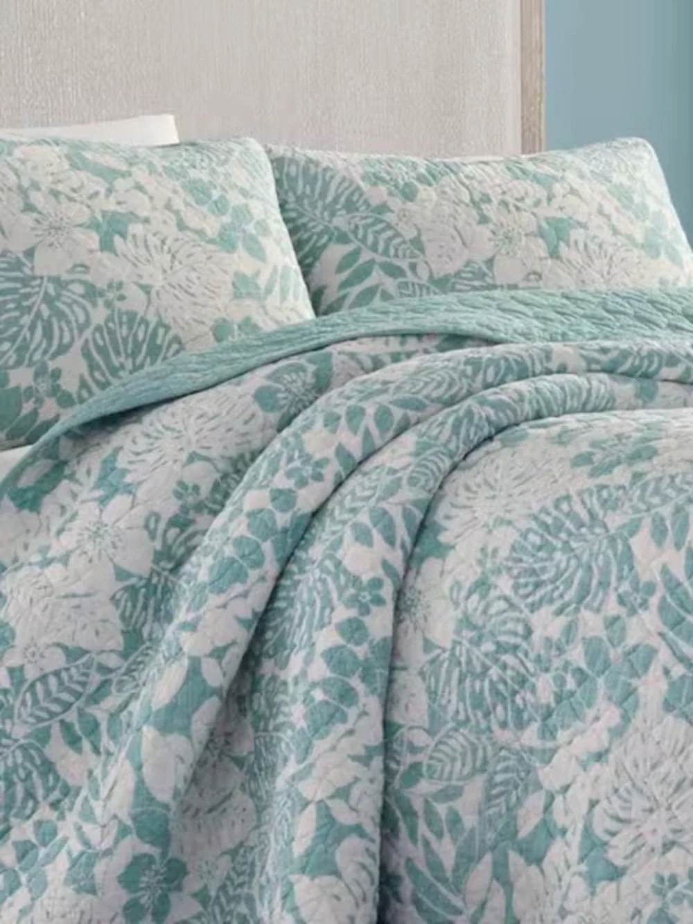 Tommy Bahama Laguna Beach Floral Print Reversible Cotton Quilt Sz FULL/QUEEN
